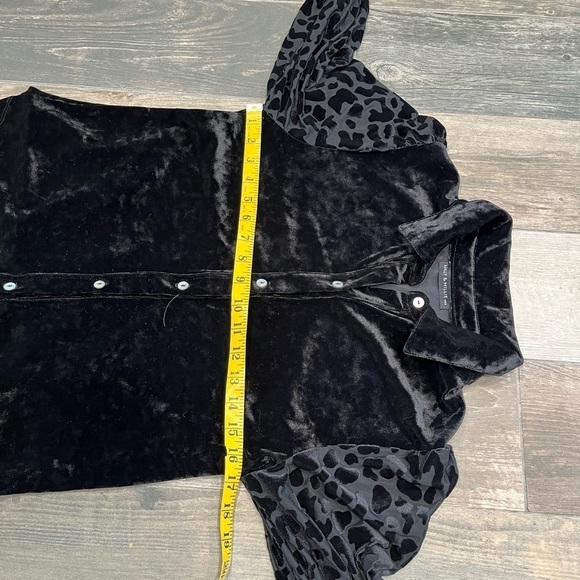 Nally & Millie Womens Top Size S Black Velvet Burn Out Knit Shirt - Picture 4 of 6